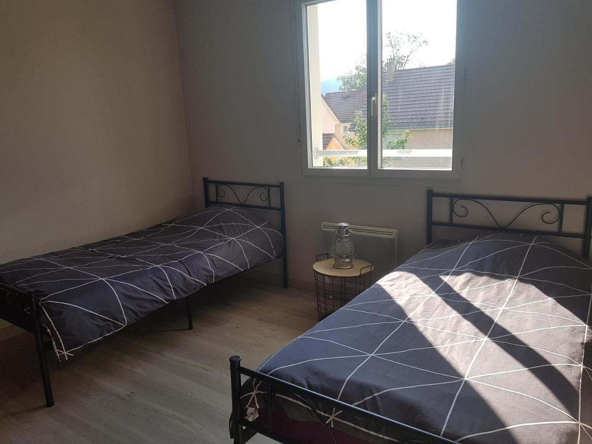 Appartement T3 A Belley Au Calme Avec Jardin Privatif Exterior foto